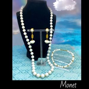 Vintage Monet White Beaded Necklace ~ Bracelet & Earrings❣️